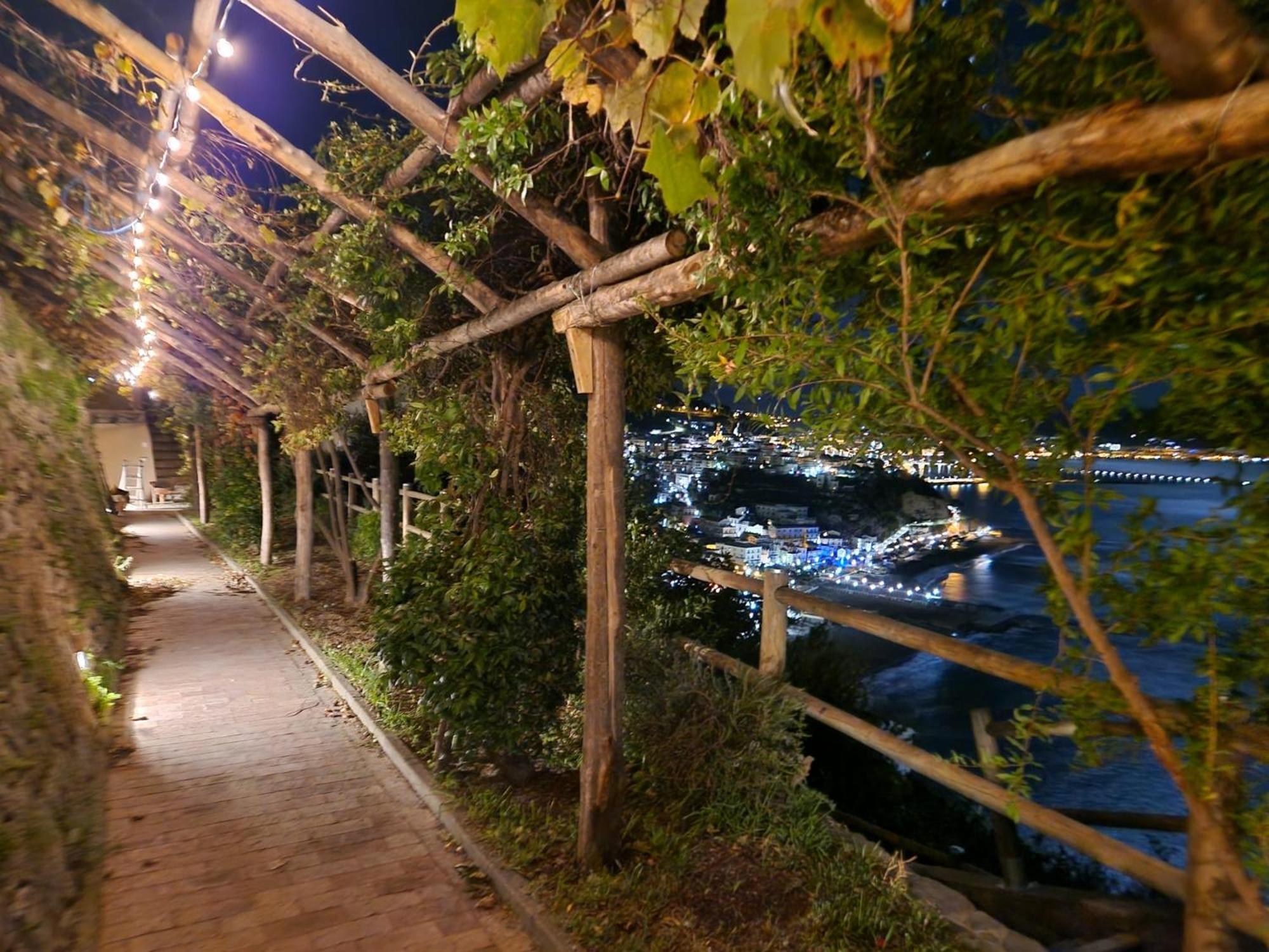 In Costa Relais & Luxury Suites Vietri sul Mare Exterior photo