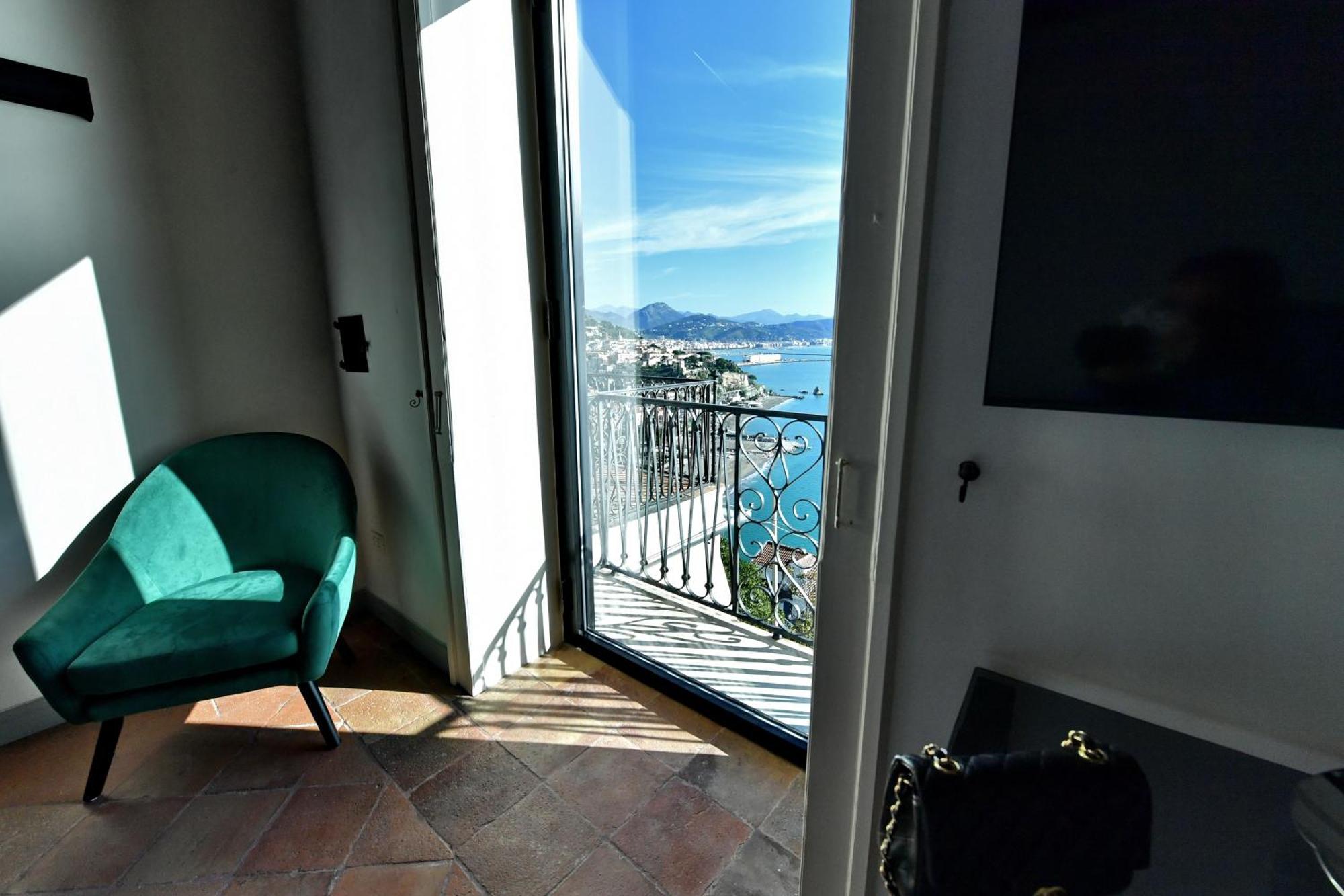 In Costa Relais & Luxury Suites Vietri sul Mare Exterior photo