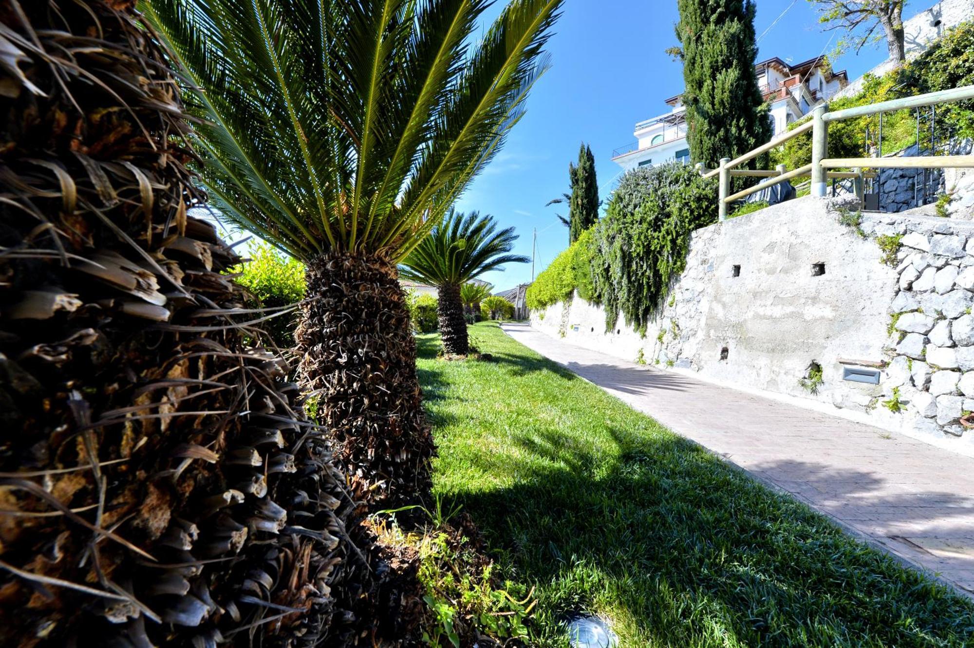 In Costa Relais & Luxury Suites Vietri sul Mare Exterior photo