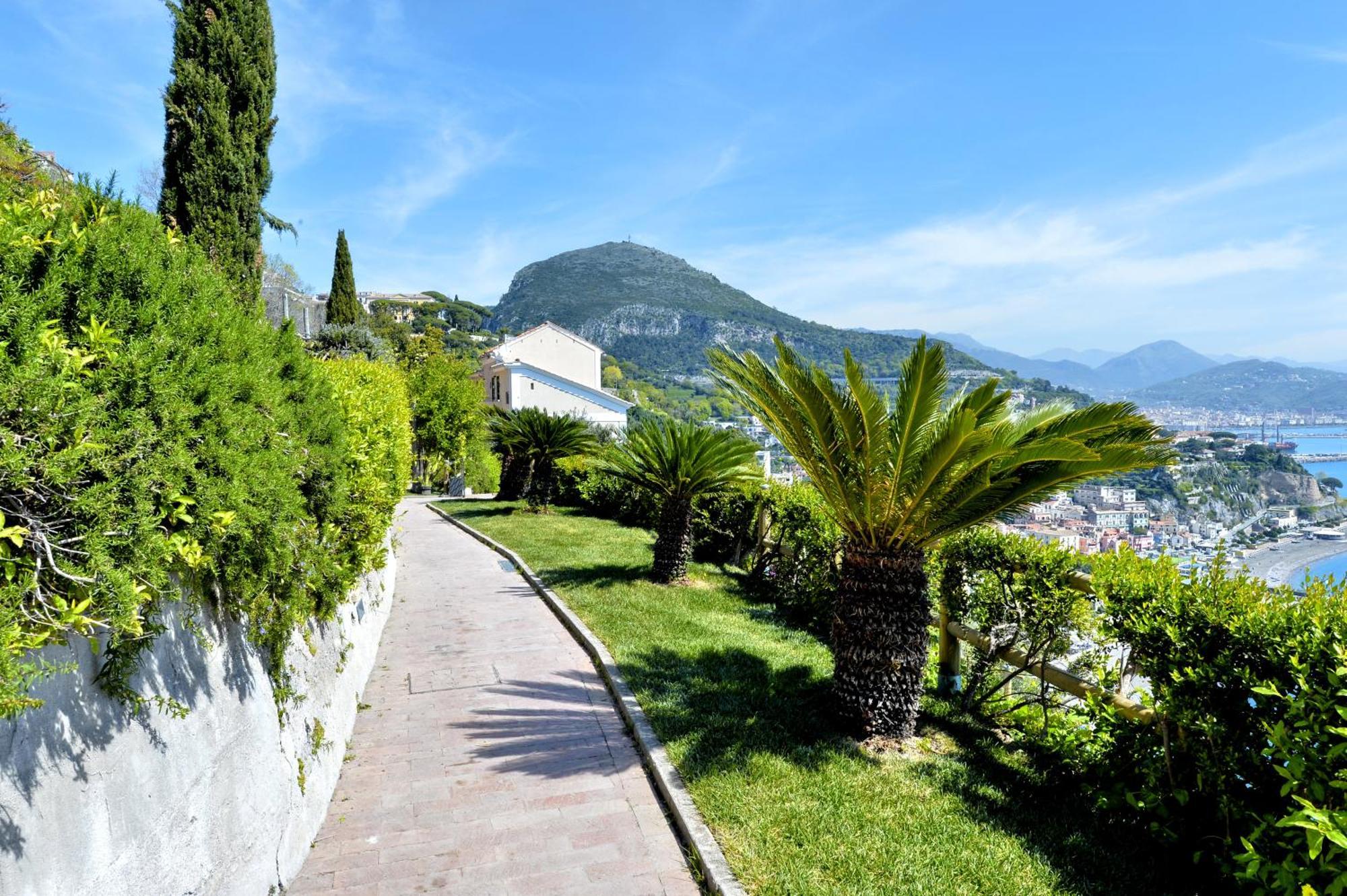 In Costa Relais & Luxury Suites Vietri sul Mare Exterior photo